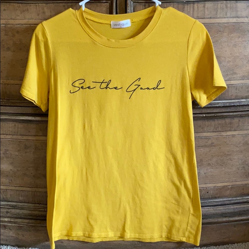 Vestique size small t-shirt